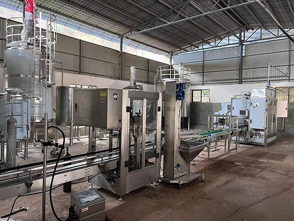 液体水溶肥自动化生产设备 1-20L异形桶液态肥灌装设备