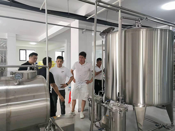 生产液体肥需要那些设备-由达意隆液态肥生产设备厂家介绍