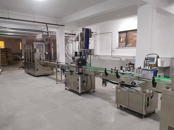 液体肥自动灌装码垛生产线 中型桶装水溶肥加工设备投资预算