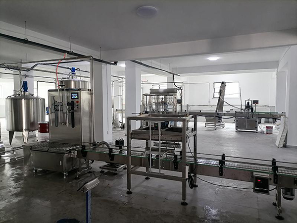 广西腐植酸液体水溶肥生产线设备 250桶/时液态肥灌装生产设备